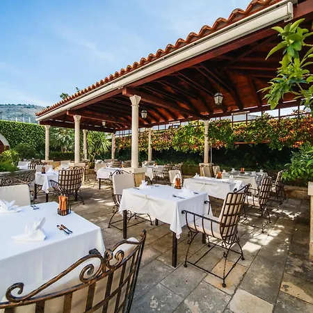 Boutique Kazbek Szálloda 5*